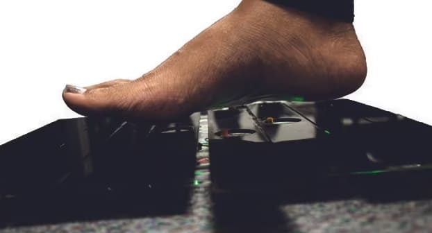 간지럼, 여자가 잘 탈까 남자가 잘 탈까 VIDEO: 'Tee hee': New technology will allow your shoes to tickle yo