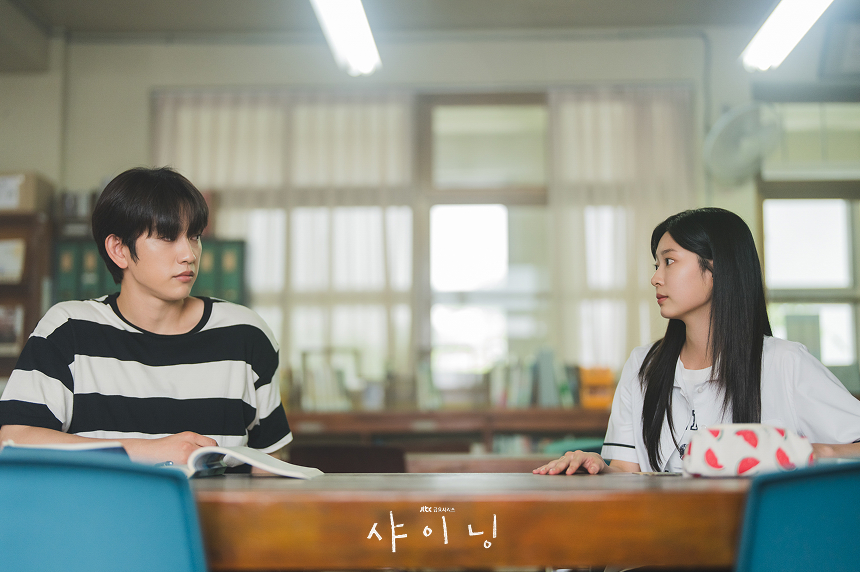 샤이닝 뜻&middot;줄거리&middot;출연진