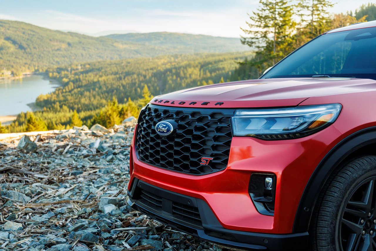 외관: 스포티하고 세련된 매력