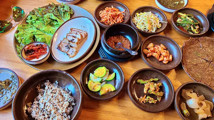 백반기행 178회 박해미 편 한방 백숙 묵전 보쌈 수육 생선구이 한정식 아산 맛집 소개