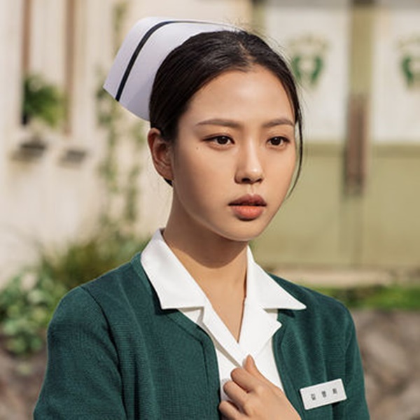 오월의 청춘 등장인물 이미지 입니다.