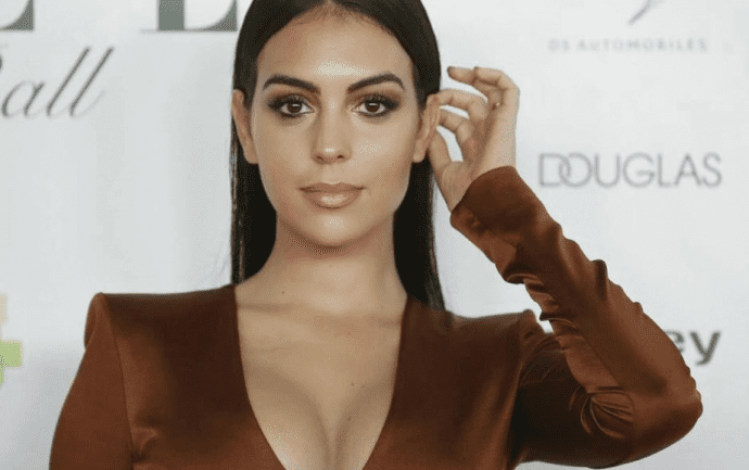 공식석상의-조지나-로드리게스