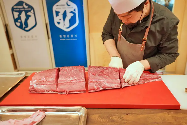 통영 욕지도 생참치회, 해체 후 곧장 발송 대뱃살 배꼽살 등살 부위 별 포장 파는 곳 전국 택배 참다랑어 참치 양식 양식장 소개 오늘방송 정보