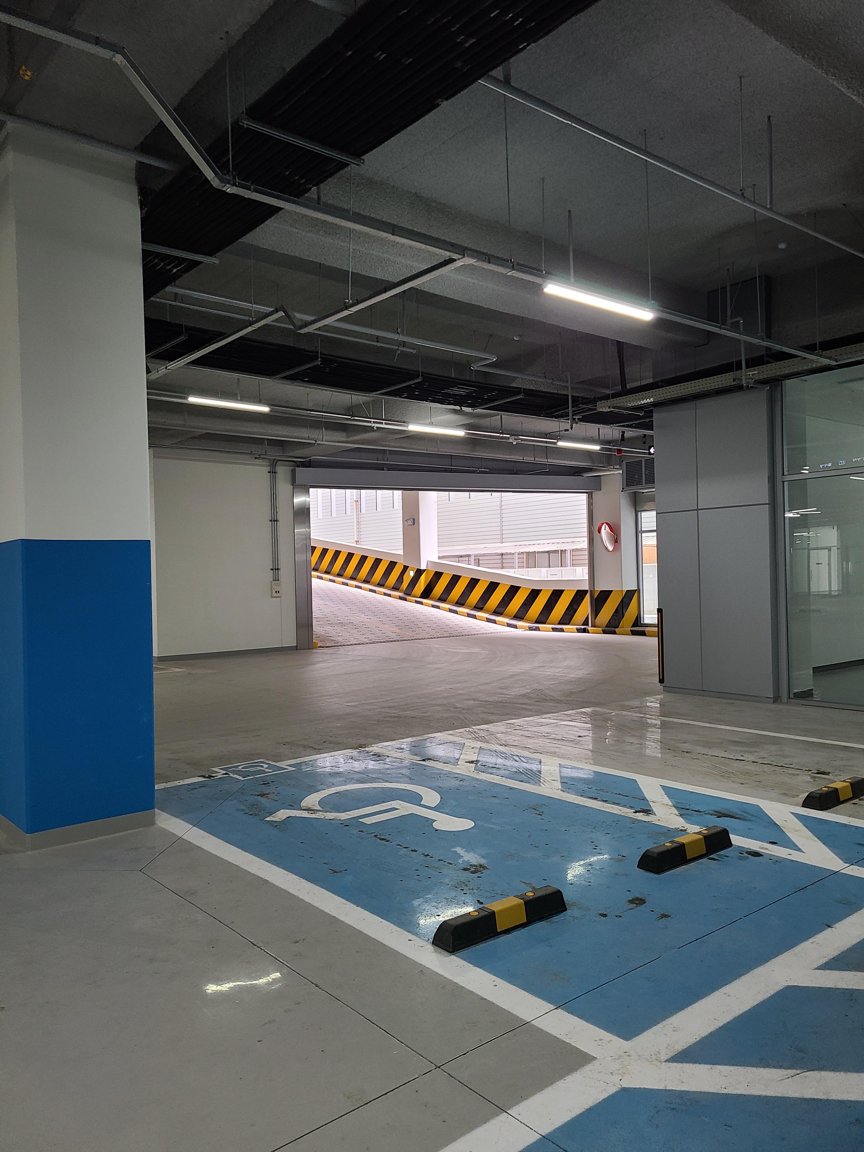 마제스트타워 드라이브인 및 주차장13