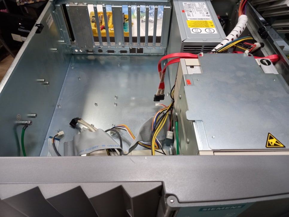 지멘스(SIEMENS) 산업용 컴퓨터 847B 6ES7643-8GM21-3XX0 작동불능 수리 완료