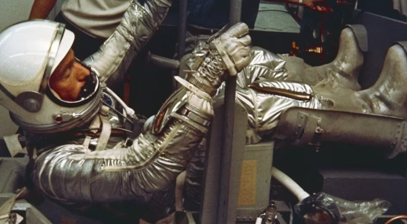 브라이틀링은 1962년, 미국 우주비행사 스콧 카펜터(Scott Carpenter)의 요청으로 코스모너트(Cosmonaute)라는 특별한 모델을 제작하게 됩니다.