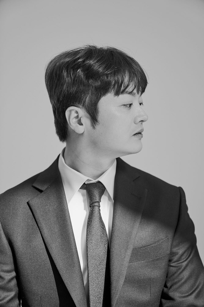 2025년, 다시 주목받는 위로의 노래: 황가람의 '나는 반딧불'