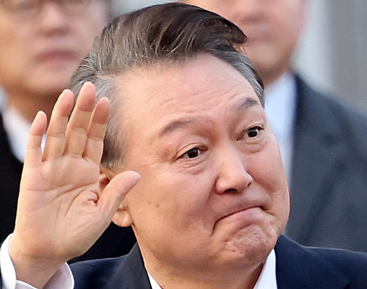 윤석열 내란 혐의 재판 2차 준비기일 불출석 결정