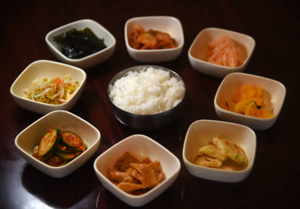 밥 없이 반찬만? 한국식 '노밥 다이어트'의 모든 것 - 효과부터 위험성까지