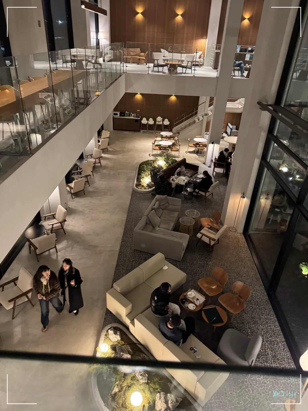 평택-토지-베이커리-브런치-카페-내부-대형카페-2층