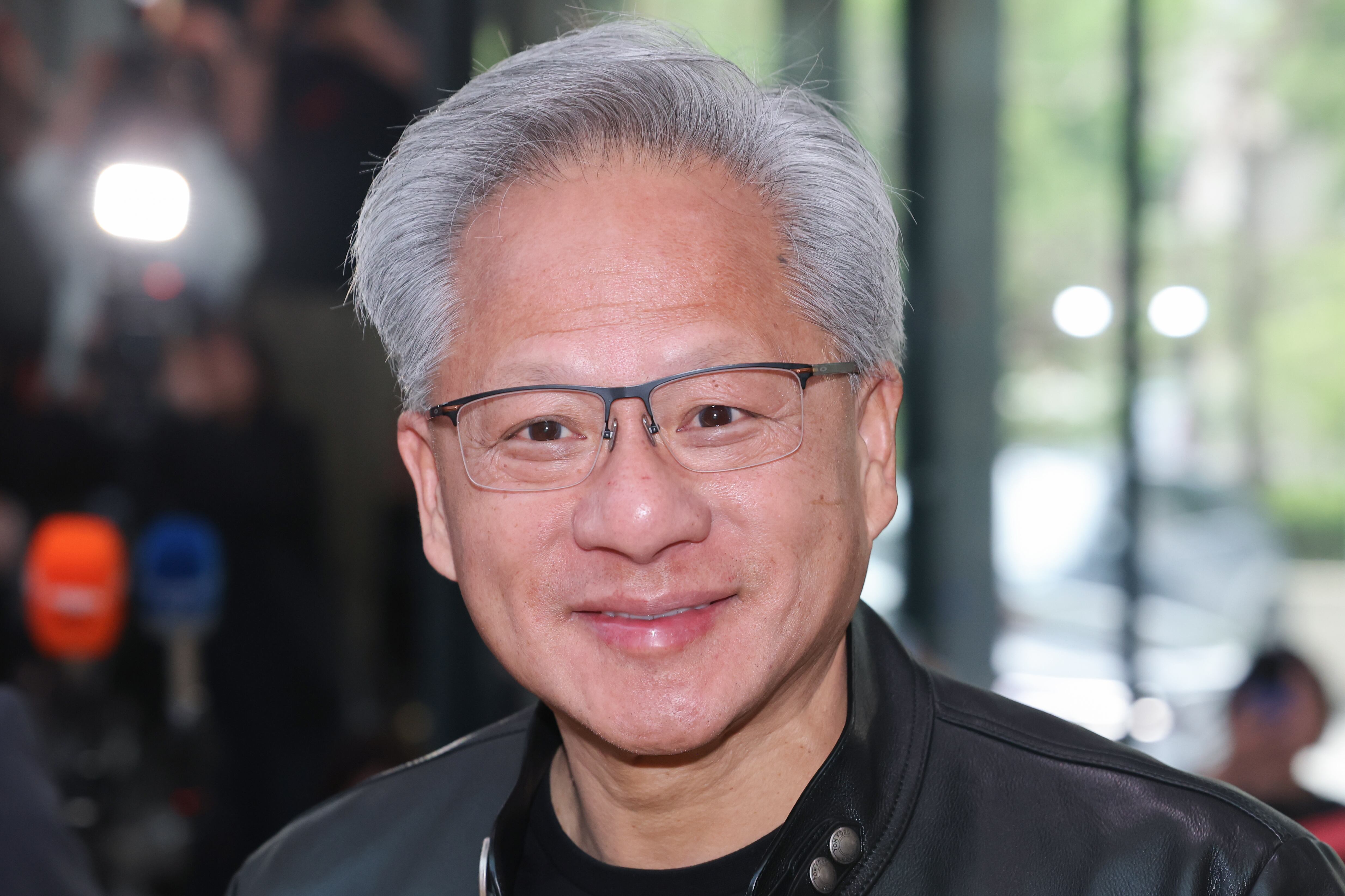 SK텔레콤 엔비디아 풀스택 AI 클라우드 동맹 발표! GW급 AI 팩토리 2027년 가동 및 블랙먼데이 주가 역주행 분석