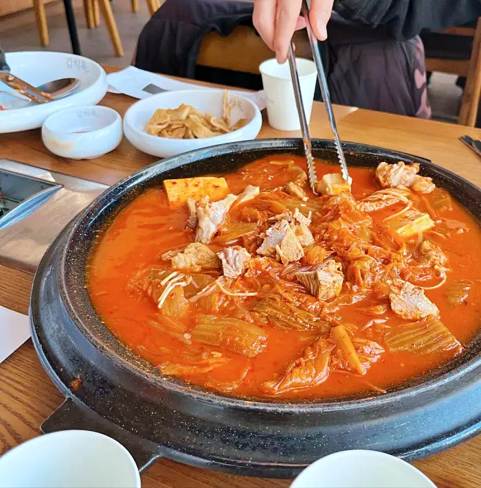 발산 마곡 맛집 솥뚜껑 한돈 김치찜