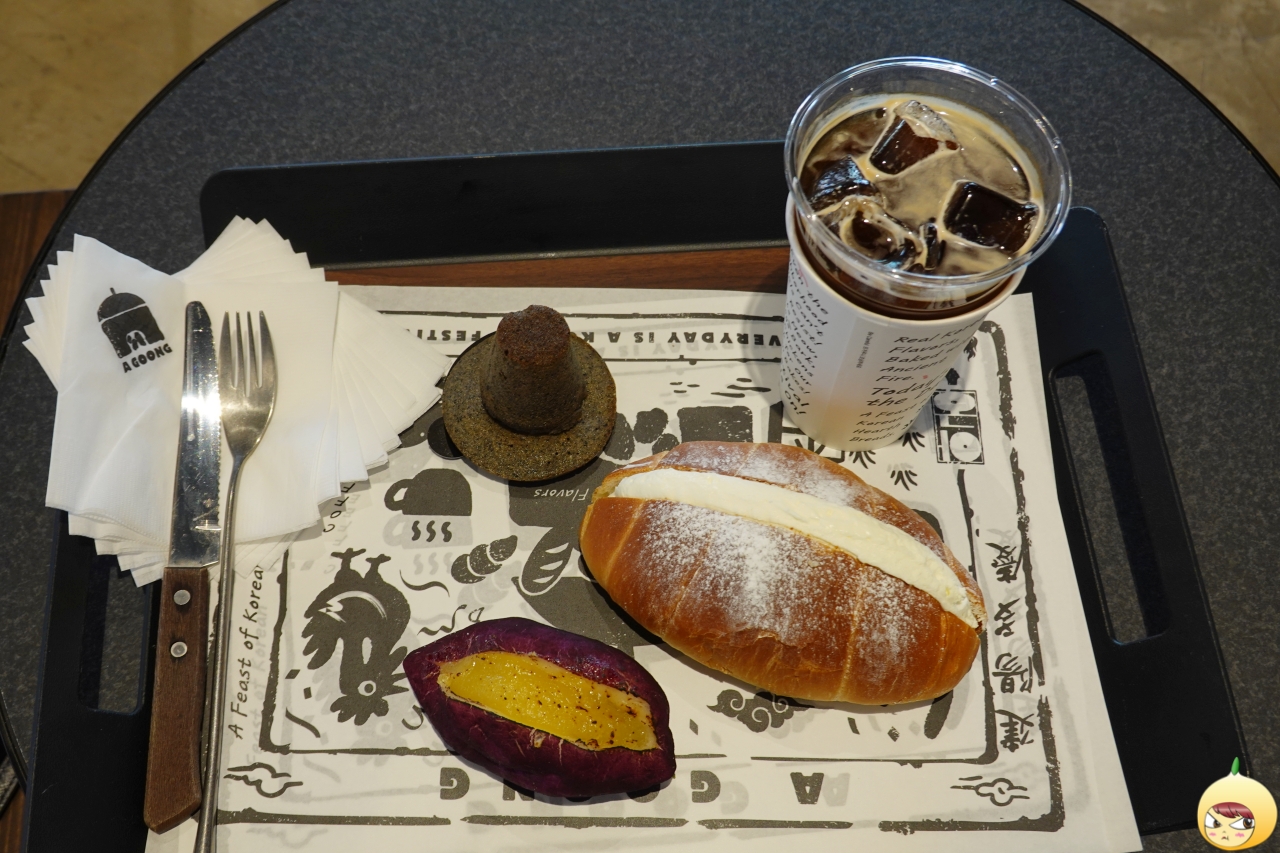 타락크림 소금빵과 고구마빵, 흑임자 휘낭시에 그리고 아아