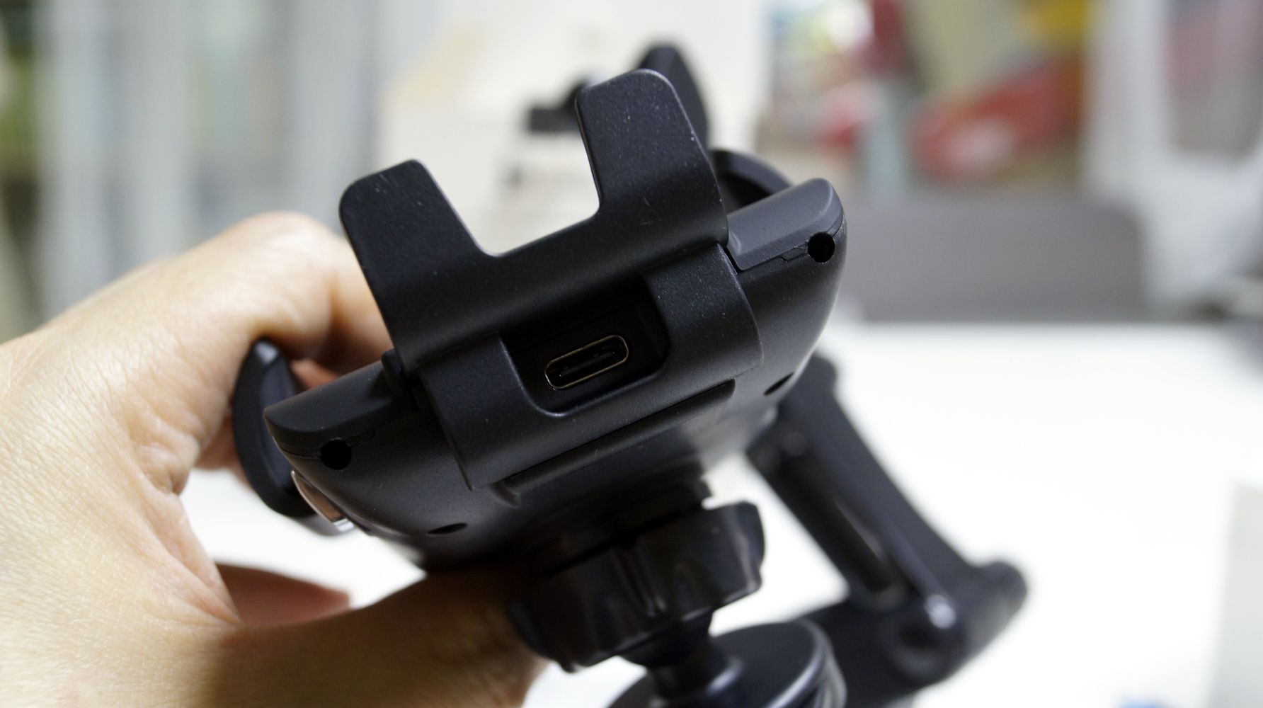 하단 C-Type 전원포트