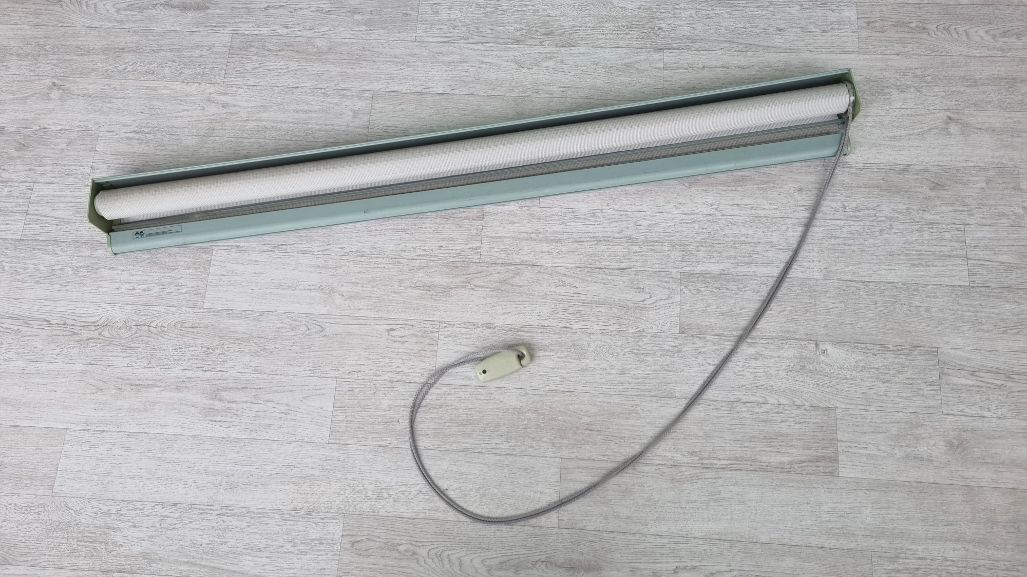 롤 스크린 블라인드 줄 방향 바꾼 모습