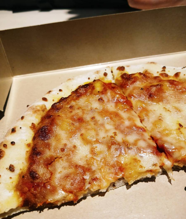 비스트로 피자 2조각