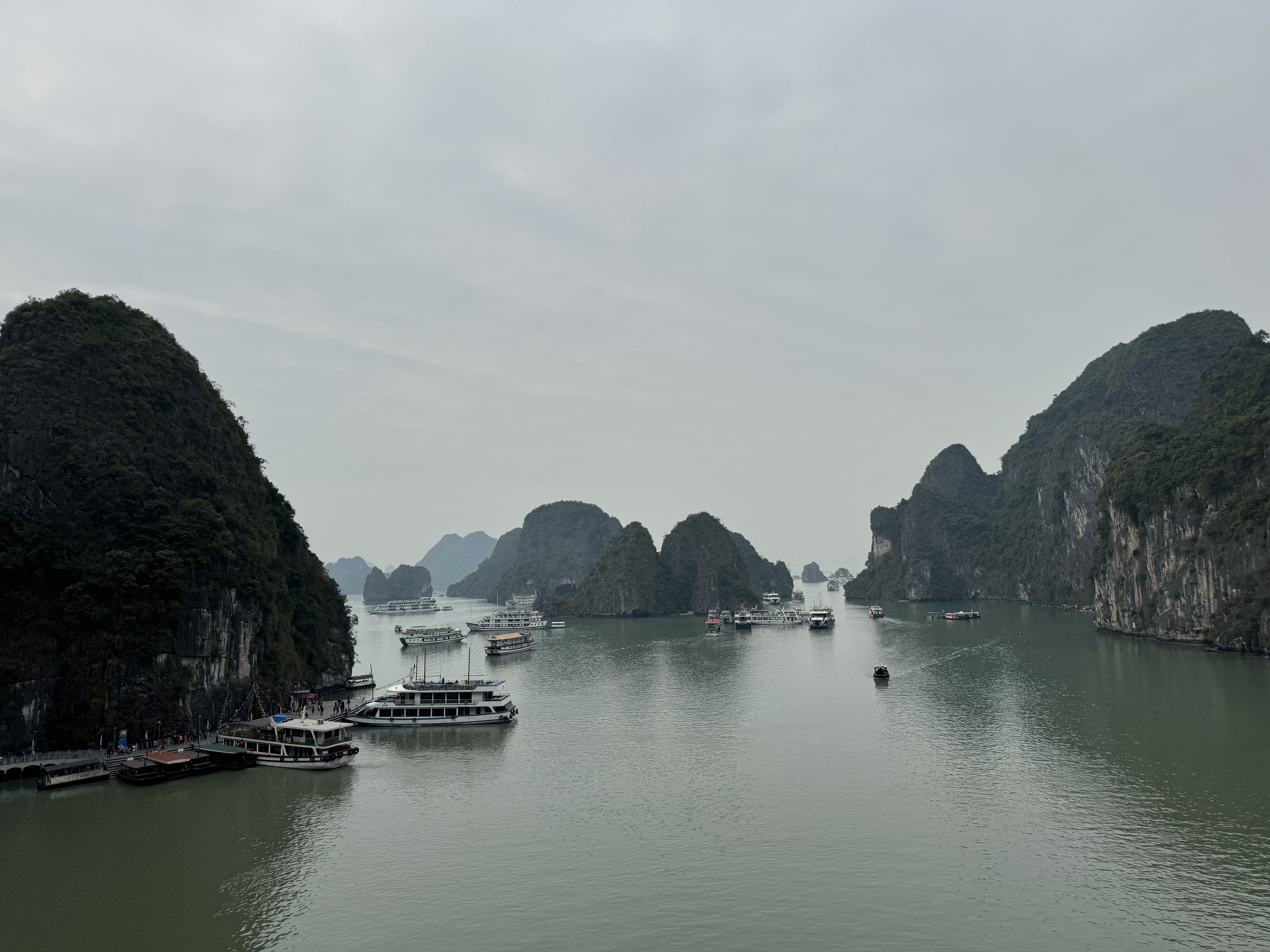 성솟동굴(Sung Sot Cave) 앞 바다 전경