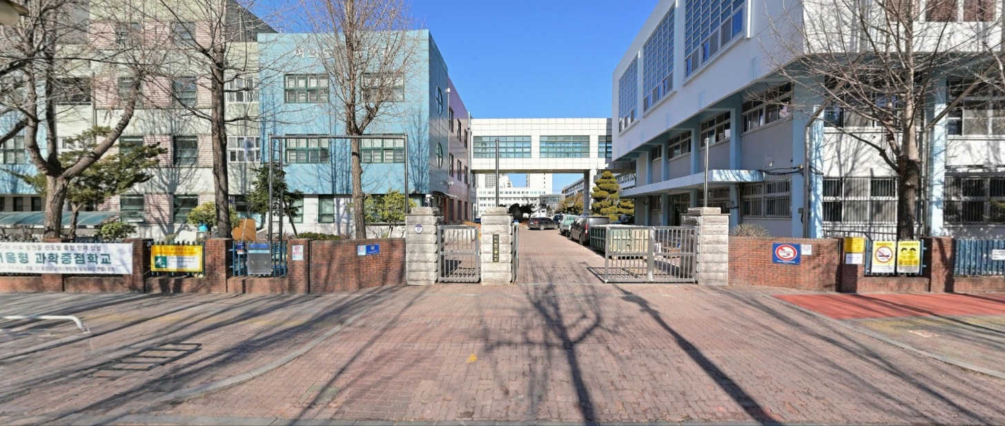 수능시험을 치를수 있는 학교정문