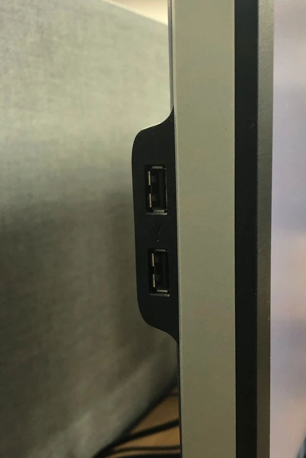 USB_포트_케이블_연결