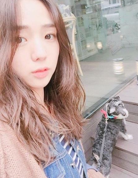 채수빈 산책
