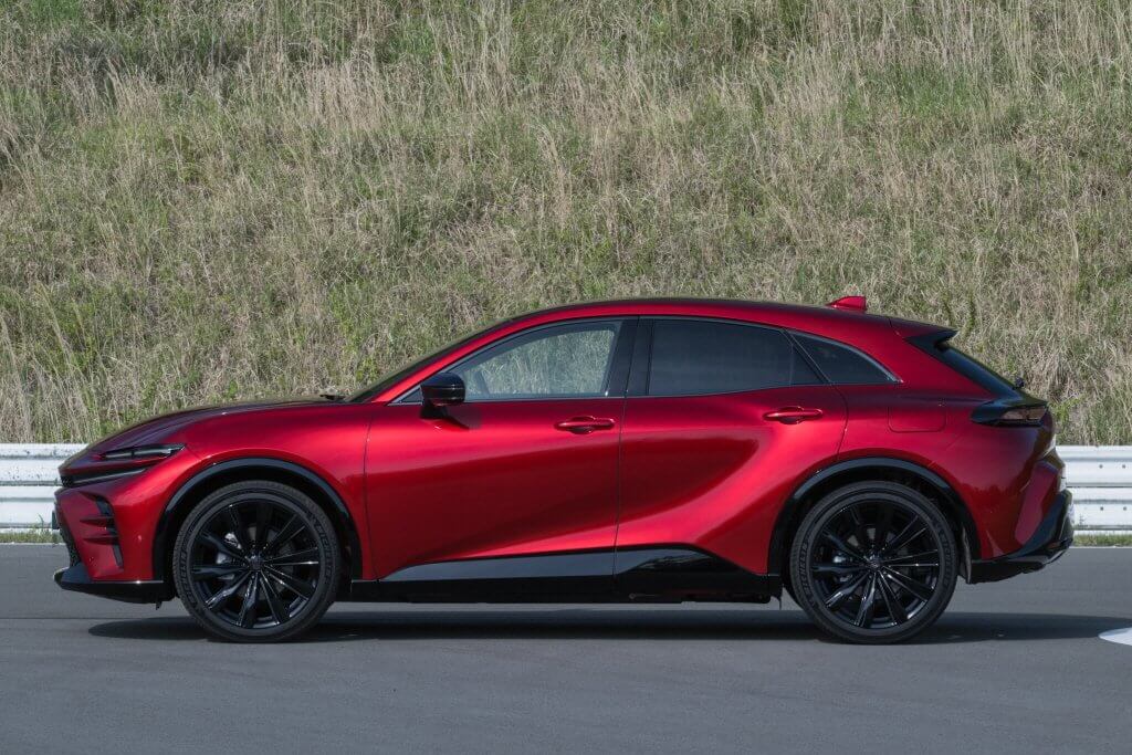 토요타 크라운 스포츠 하이브리드 가격 연비 출시일 공개