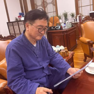 국회의장 우원식 퇴근인사 화제 | 우원식 국회의원 프로필