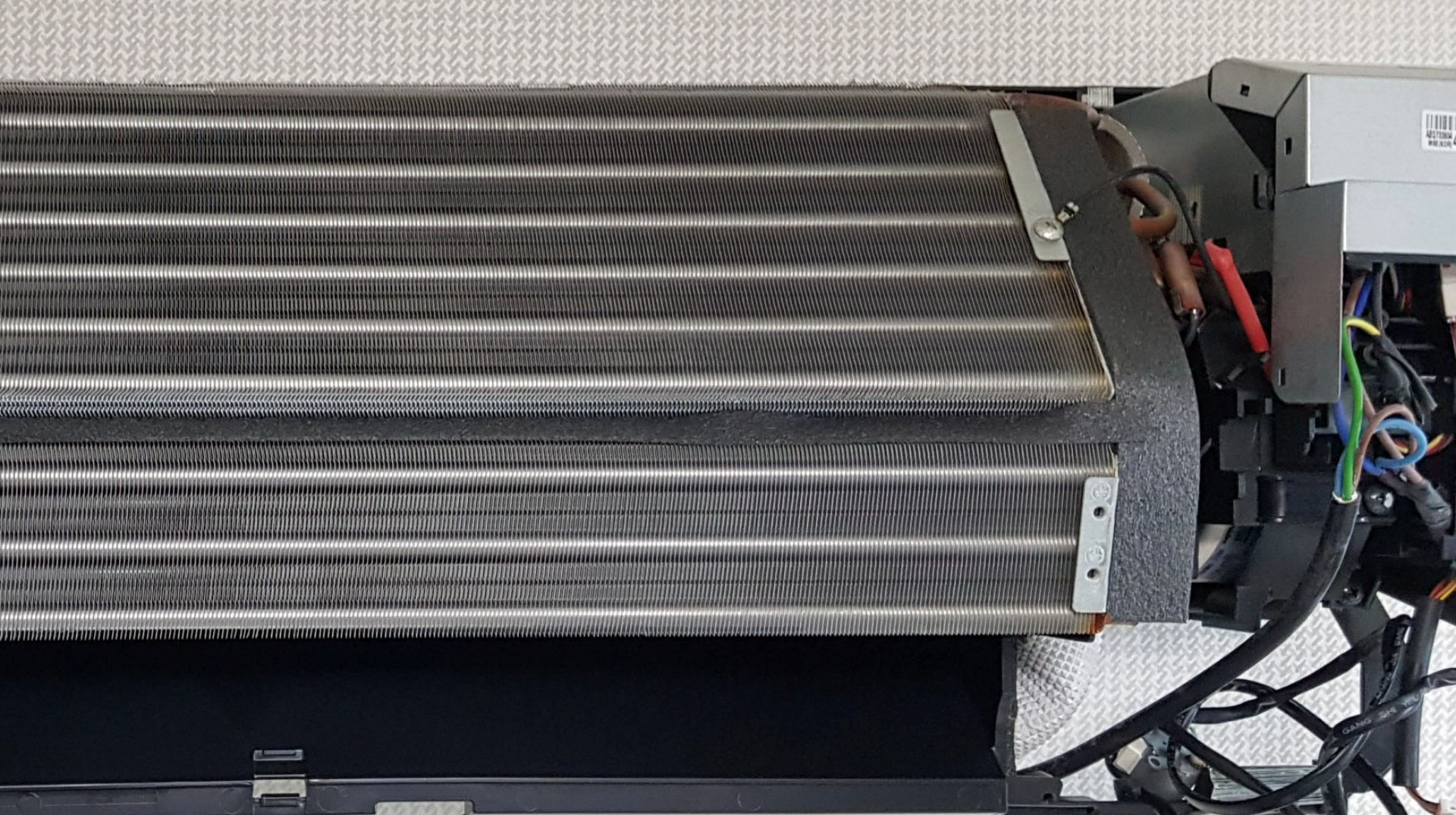 벽걸이 에어컨 에바포레이터 모습