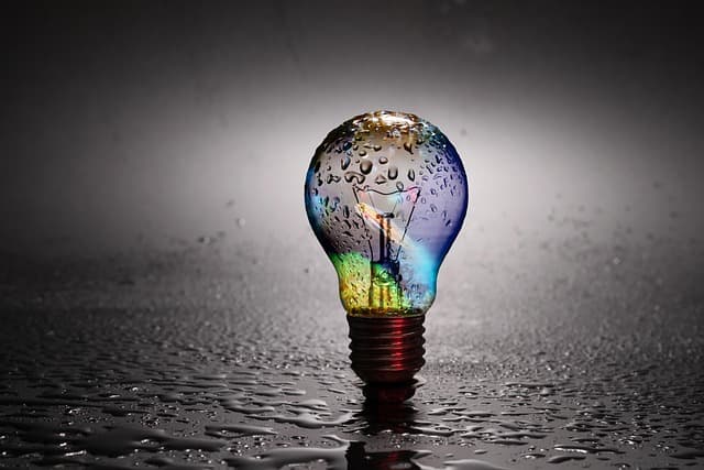 디지털 환경과 창의적 사고 차단: 집중 몰입(Flow)과 뇌 신경 연결성