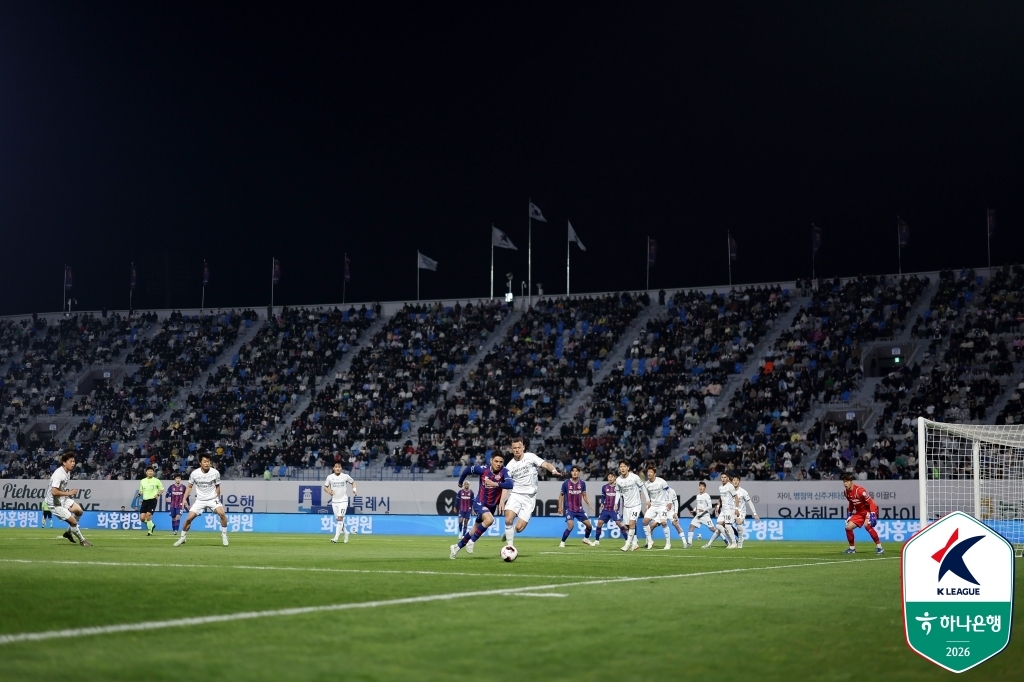 수원 더비 역전승: 2026 K리그2 결과 분석, 수원FC 3-1 수원 삼성 대역전승 배경과 하정우 멀티골 활약상