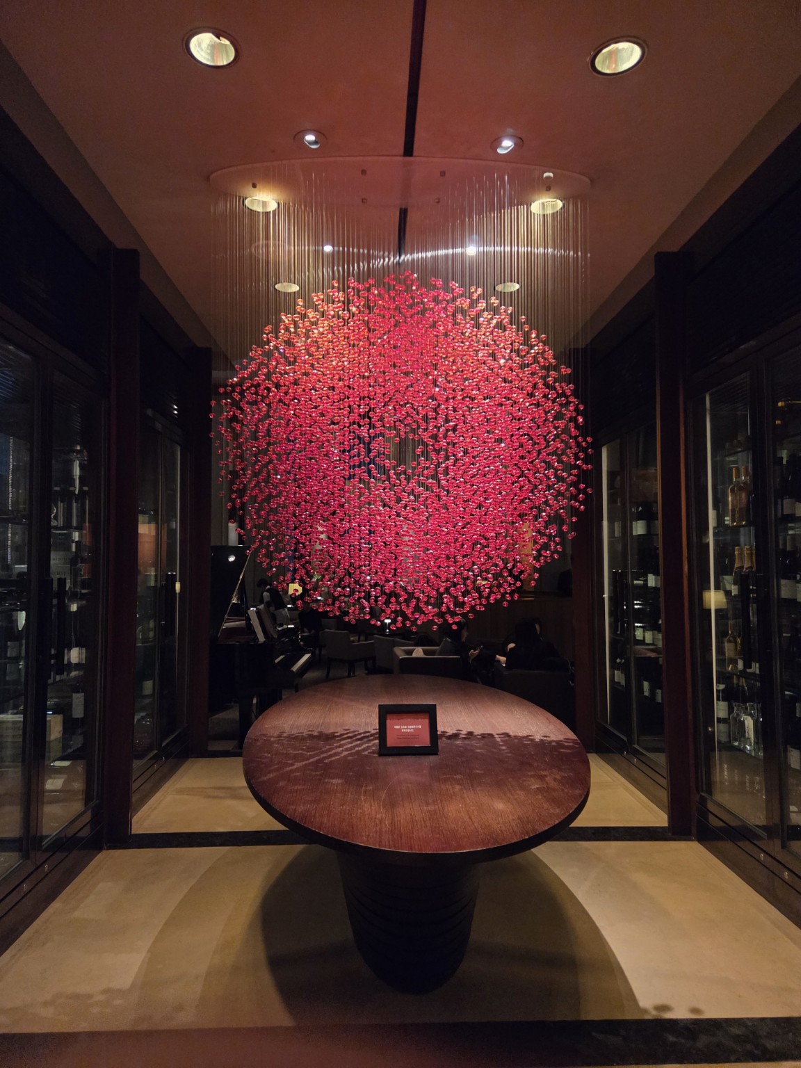 신라호텔 더 파크뷰 로비 아트워크 포토존