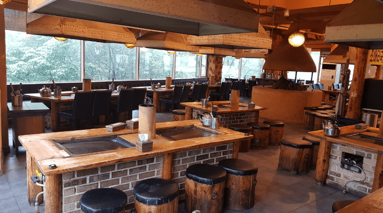 죽전 맛집 "구들장흑도야지" 내부