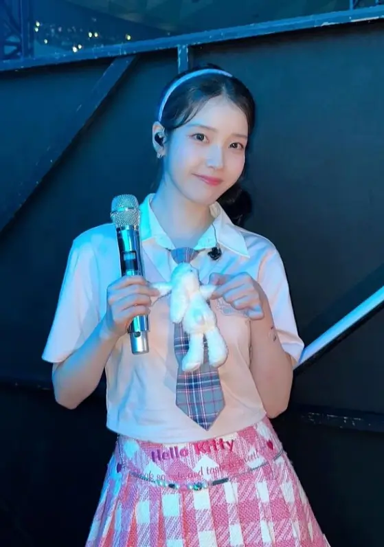 아이유 IU 프로필 갤러리ㅣ노래 음악 mbti 인스타 유튜브