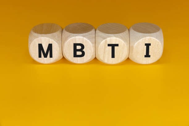 MBTI란 16가지 성격 유형 특징과 궁합 정리
