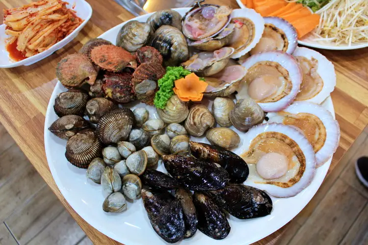관자, 차돌박이, 전복을 하나로 키조개 삼합 연 매출 60억 정지복 갑부 맛있는 식당 보령 대천해수욕장 맛집 서민갑부 388회 방송 정보