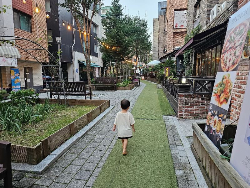 식당 주변 카페거리