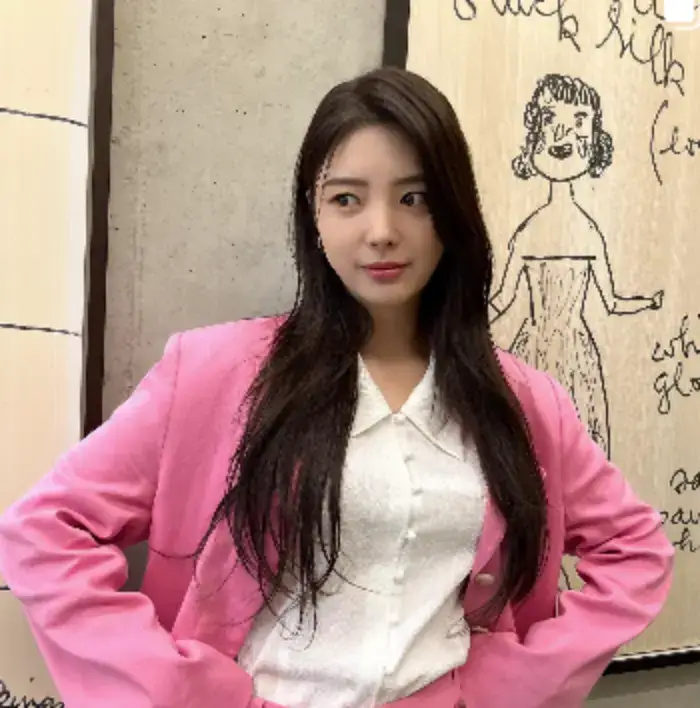 배우-엄현경-사진