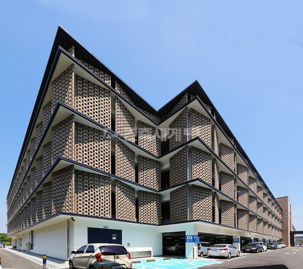 김해공항 주차장