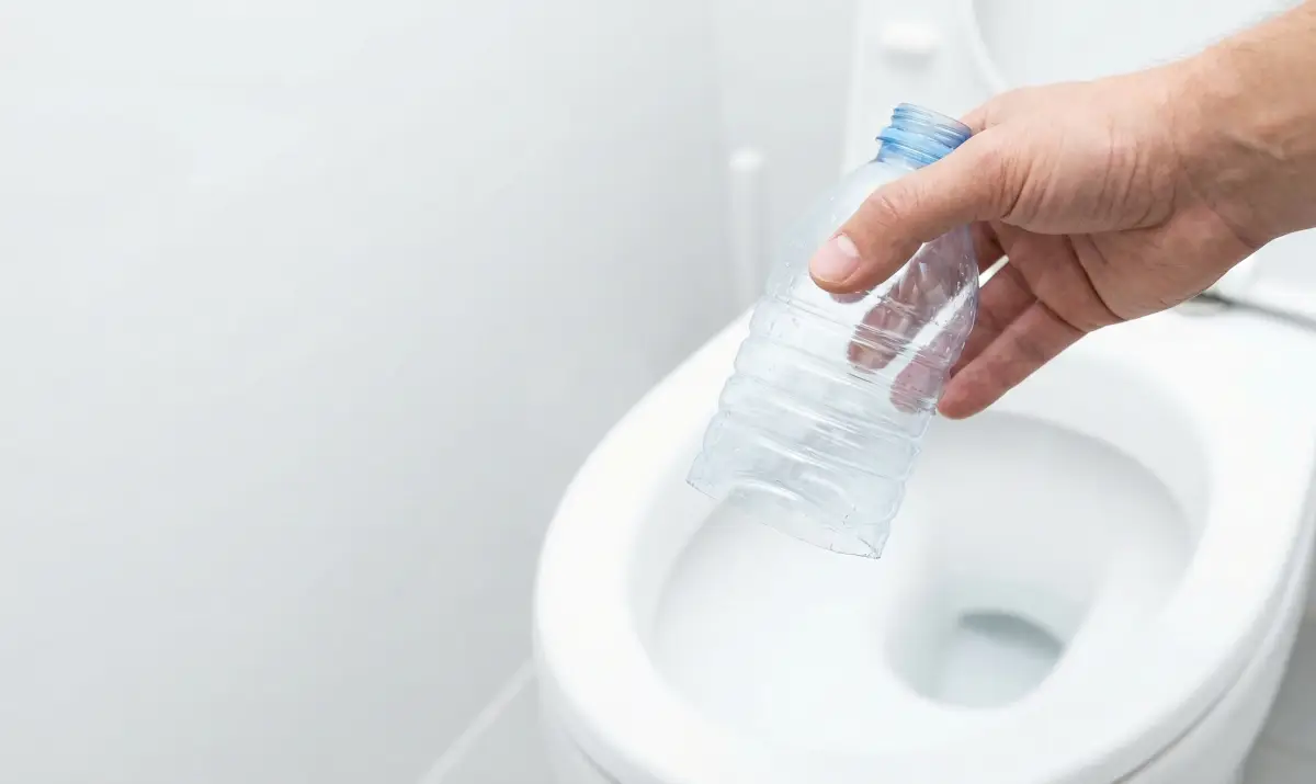 페트병 활용 압축기가 없을 때 페트병을 활용하여 압력을 가하는 방법도 유용합니다.