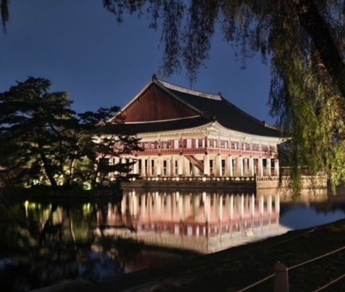 4월에 개최하는 주요 축제들 중 경복궁 별빛 야행