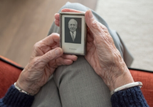 elderly resident receiving 입주환영 kit