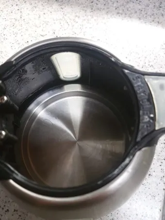 주전자 석회 제거 레몬 껍질 끓이기와 헹굼 팁_11
