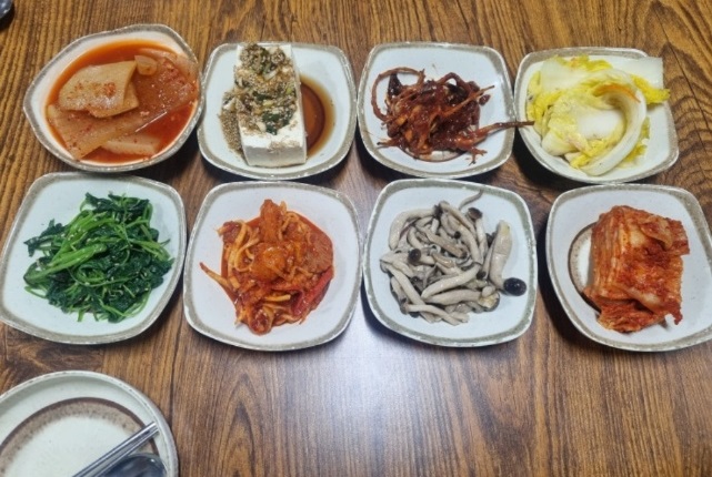 닭장-명품산삼막걸리-산양삼백숙