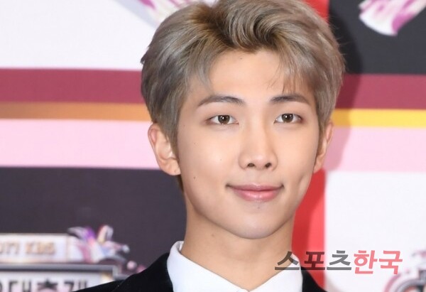 BTS RM 일본 시부야 길거리 흡연 및 꽁초 투기 논란 총정리: 주간문춘 보도 내용과 팬들의 엇갈린 반응