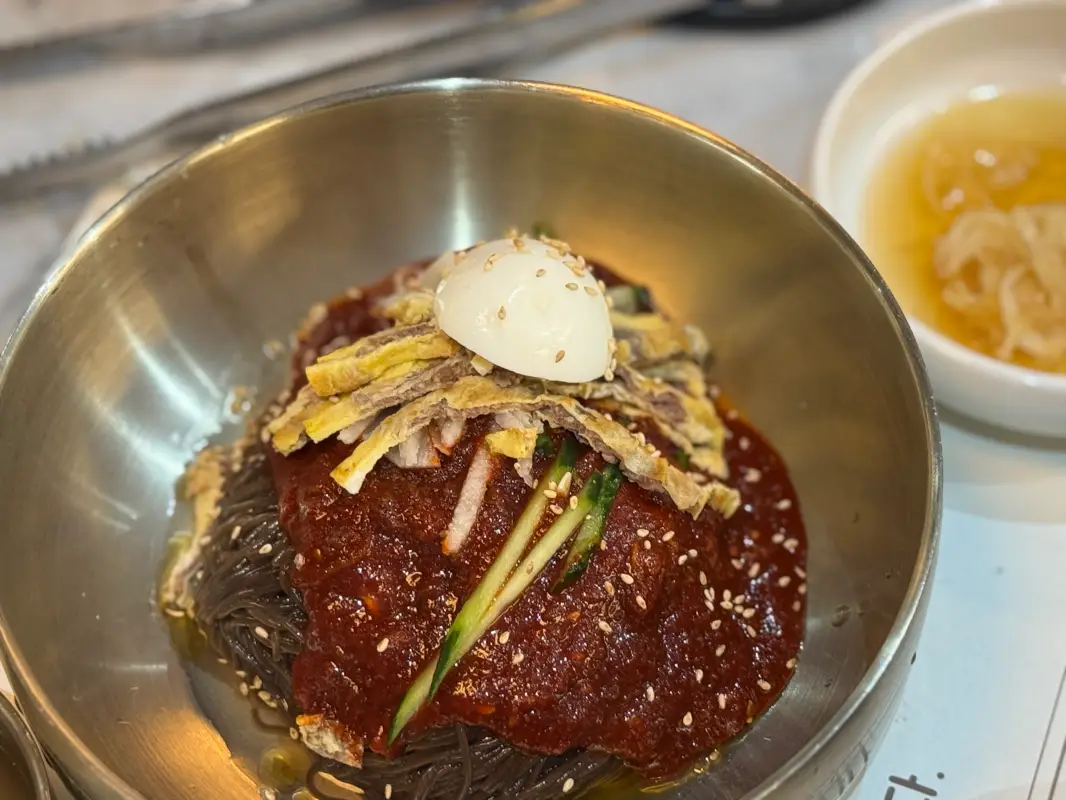 비빔냉면