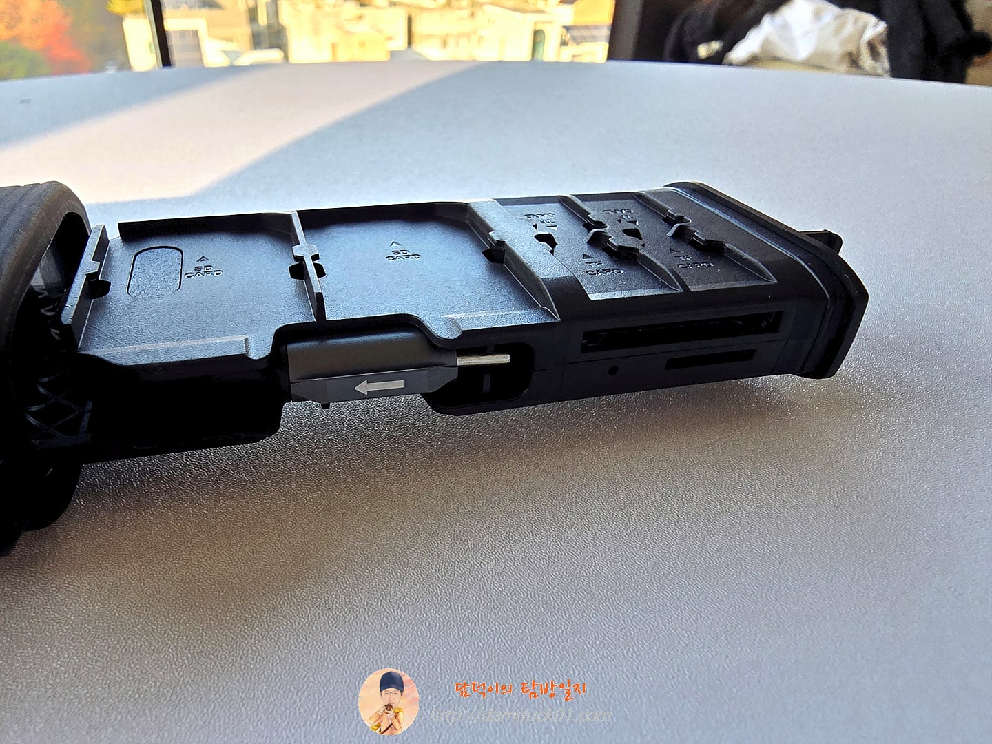 COMAN E10 다목적 고속 카드 리더 박스 컴팩트, 다목적 및 번개 빠른 데이터 전송, TF SD 카드 리더 케이스