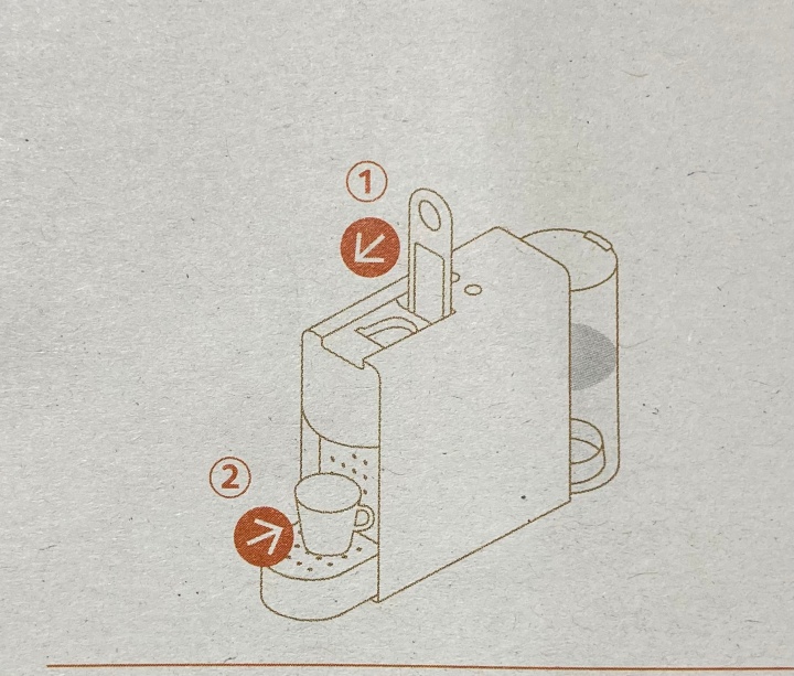 네스프레소 커피머신 뚜껑 닫기