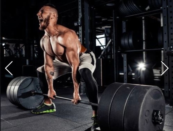 데드리프트 하는 모습
