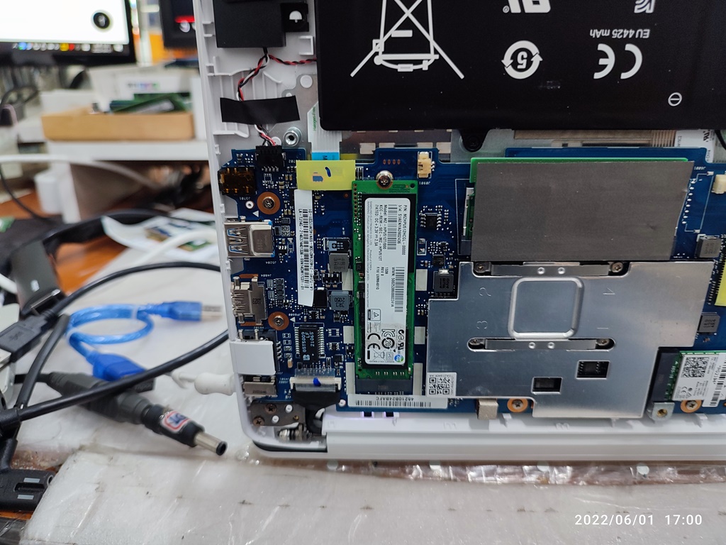 MZHPU512HCGL SSD를 장착해서 확인 중