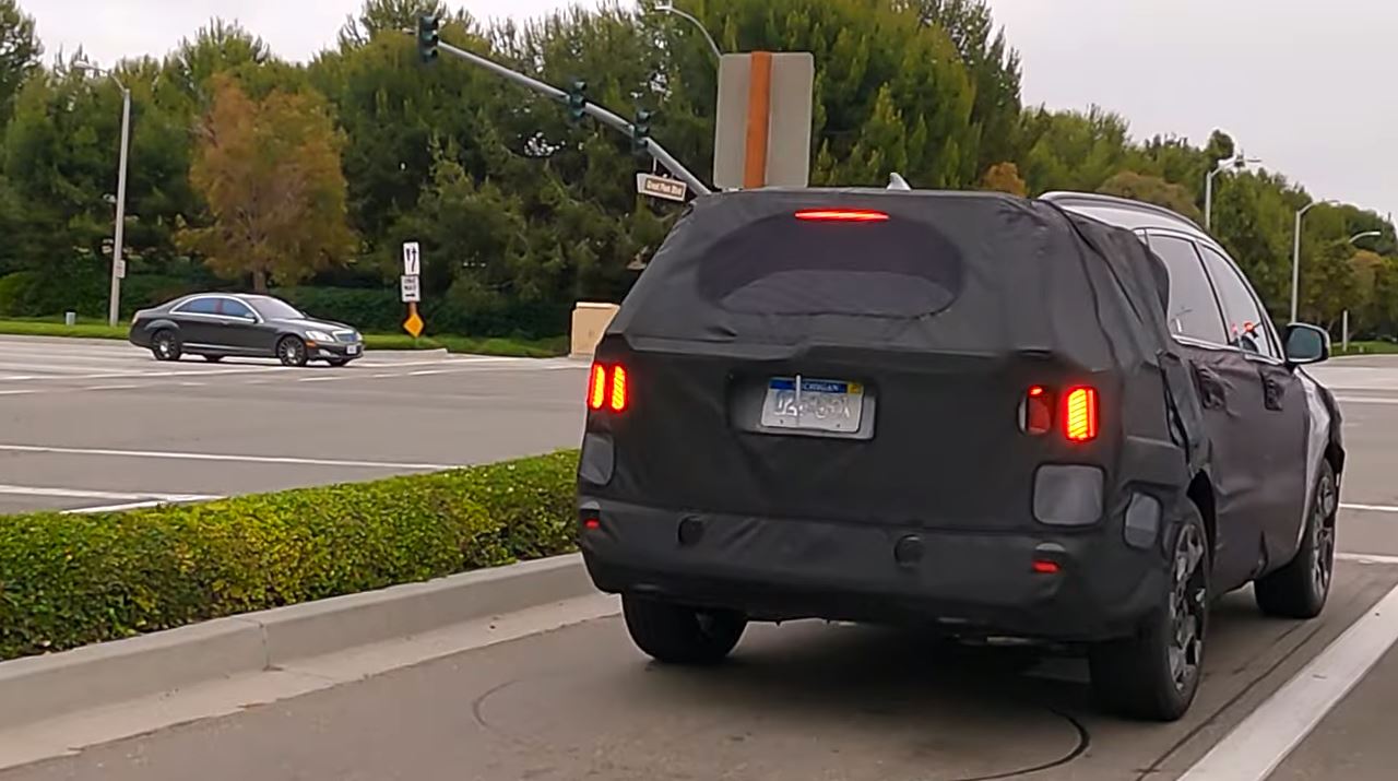 기아 '쏘렌토 페이스리프트' 위장막 테스트카