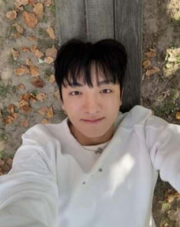 지예은 바타 열애 관심 속 안무가 바타 최근 모습